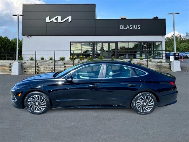 2023 Hyundai Sonata Hybrid Limited photo 4
