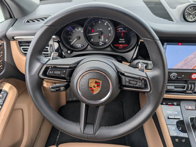 2024 Porsche Macan T photo 18