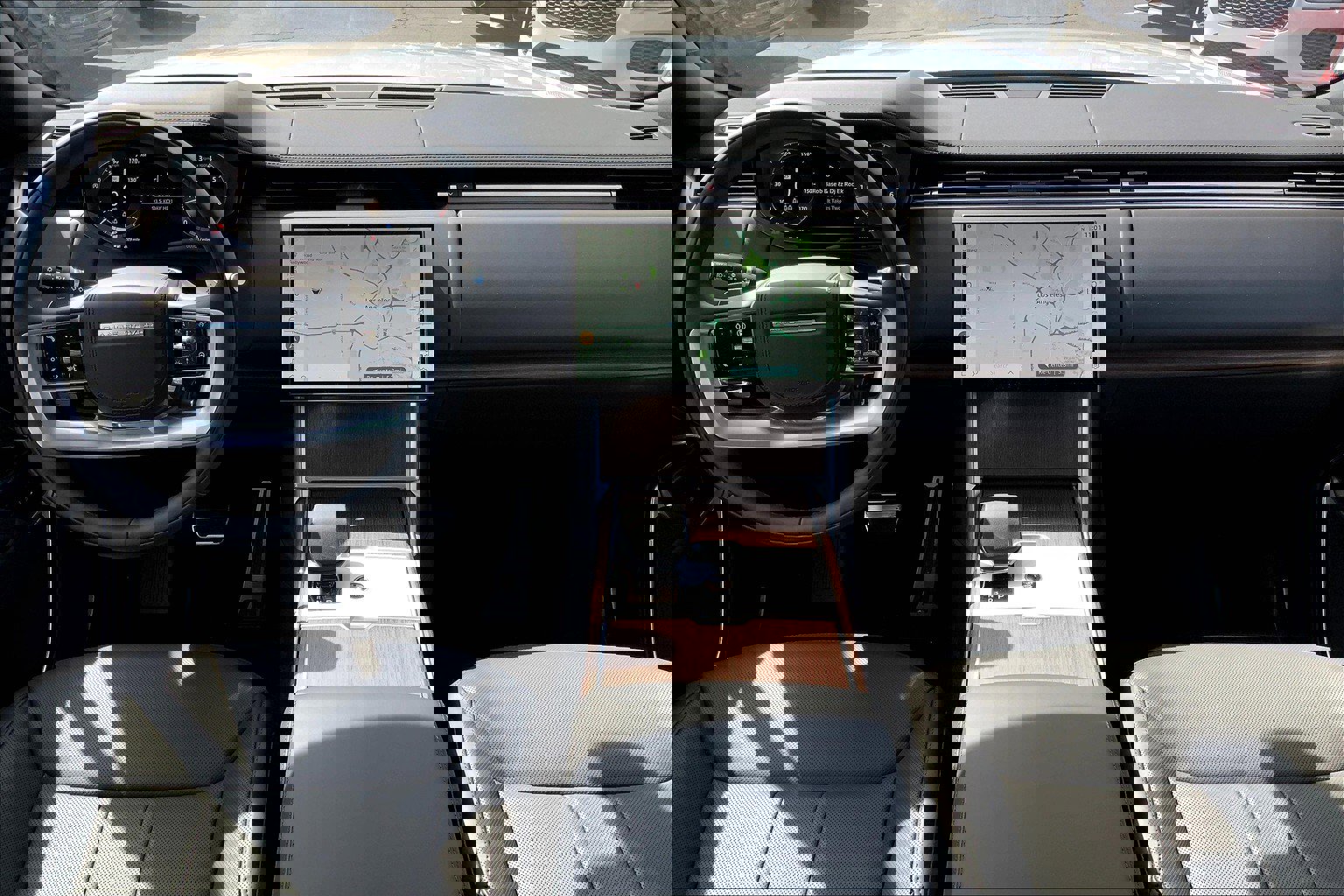 2025 Land Rover Range Rover SE photo 11