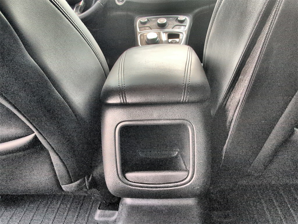 2017 Chrysler 200 Limited photo 21