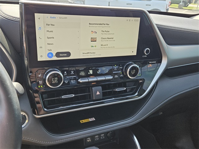 2023 Toyota Highlander Platinum photo 19