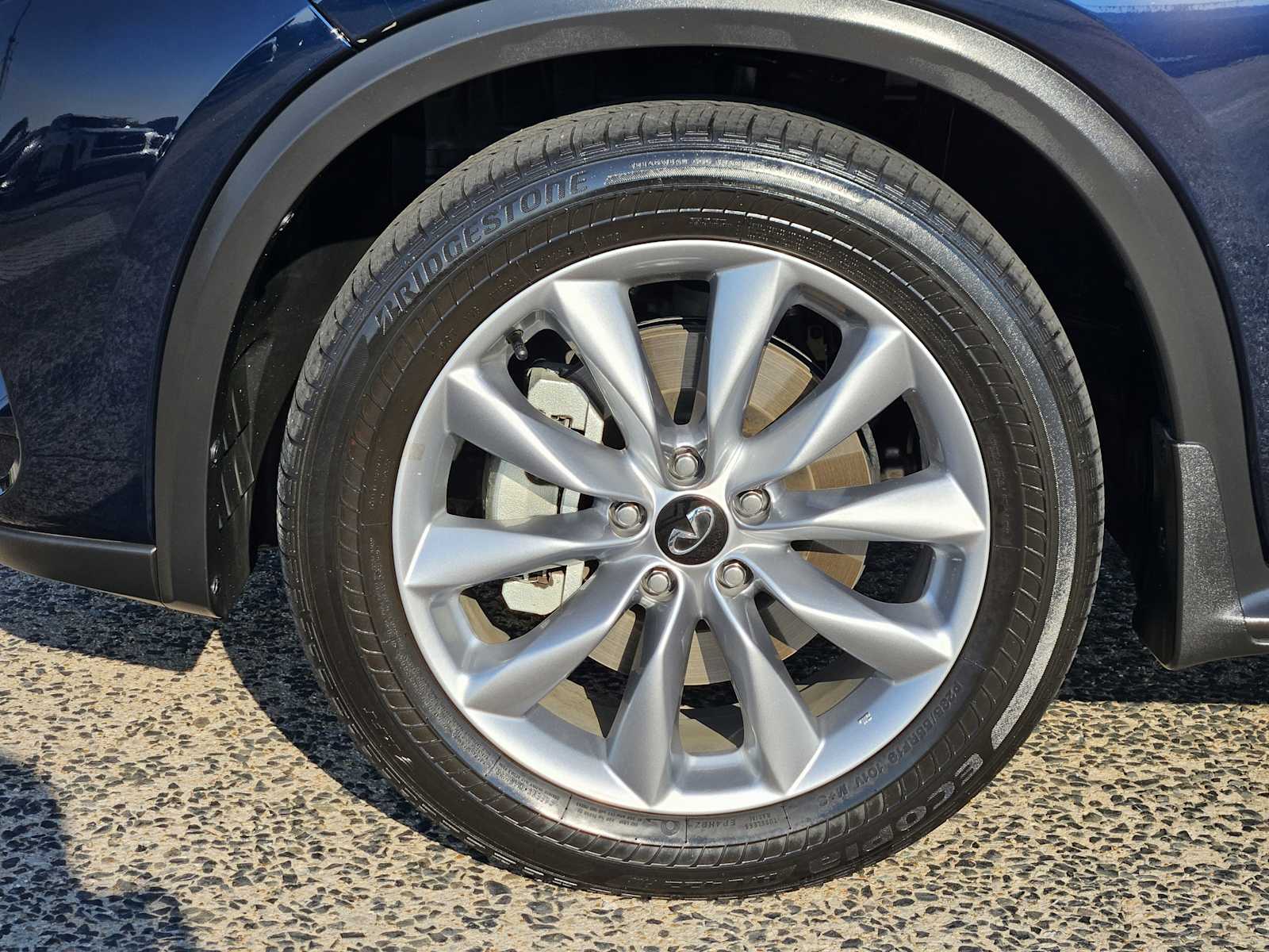 2022 Infiniti QX50 Essential photo 9
