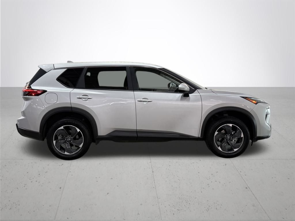 2024 Nissan Rogue SV photo 5