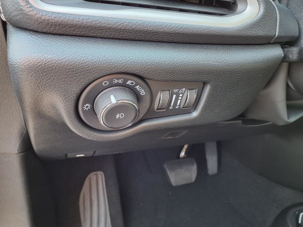 2026 Chrysler Pacifica photo 15