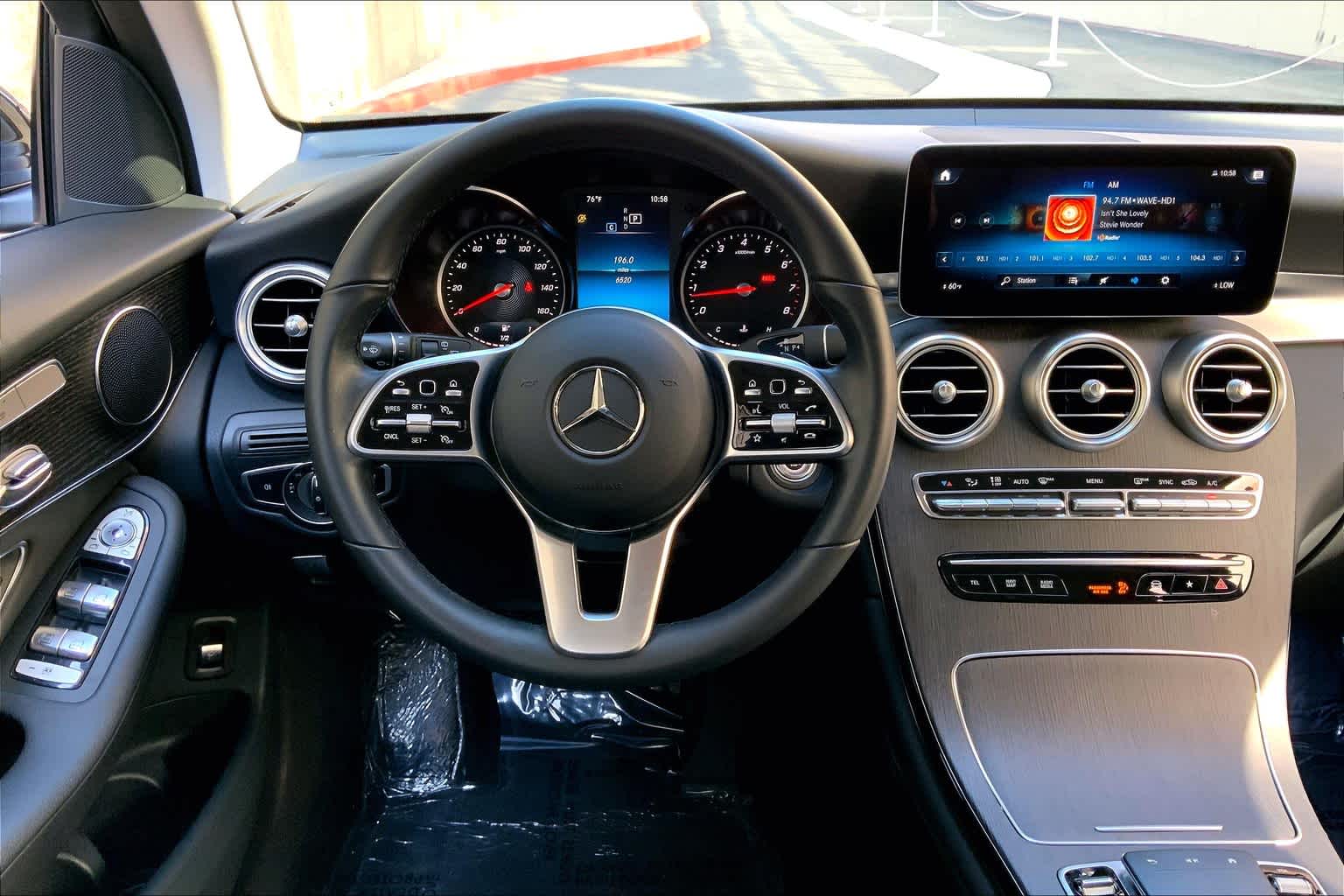 2022 Mercedes Benz GLC 300 photo 5