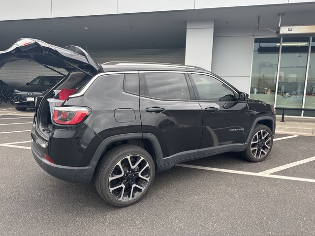 2017 Jeep Compass Limited photo 3