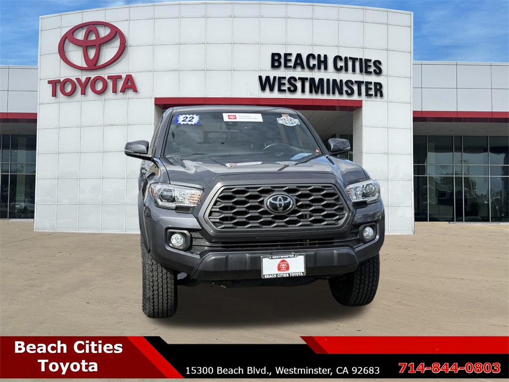 2022 Toyota Tacoma TRD Off-Road photo 2