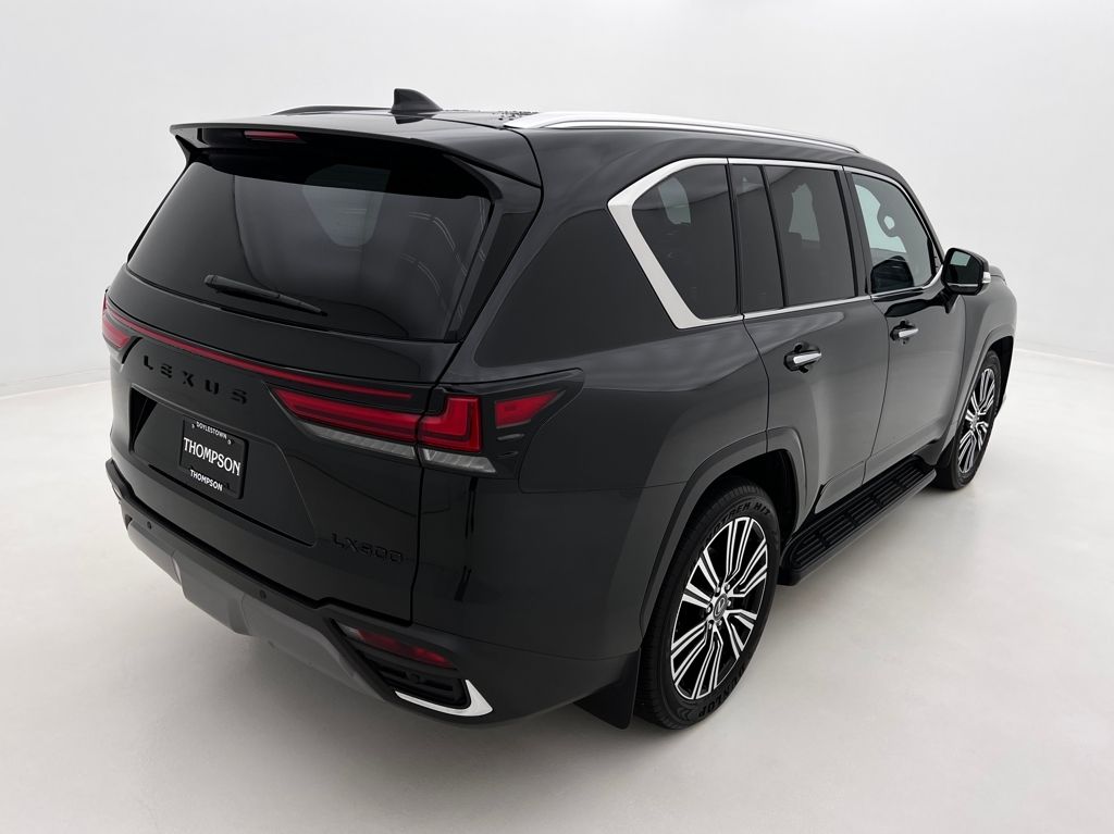2025 Lexus LX 600 Luxury photo 7