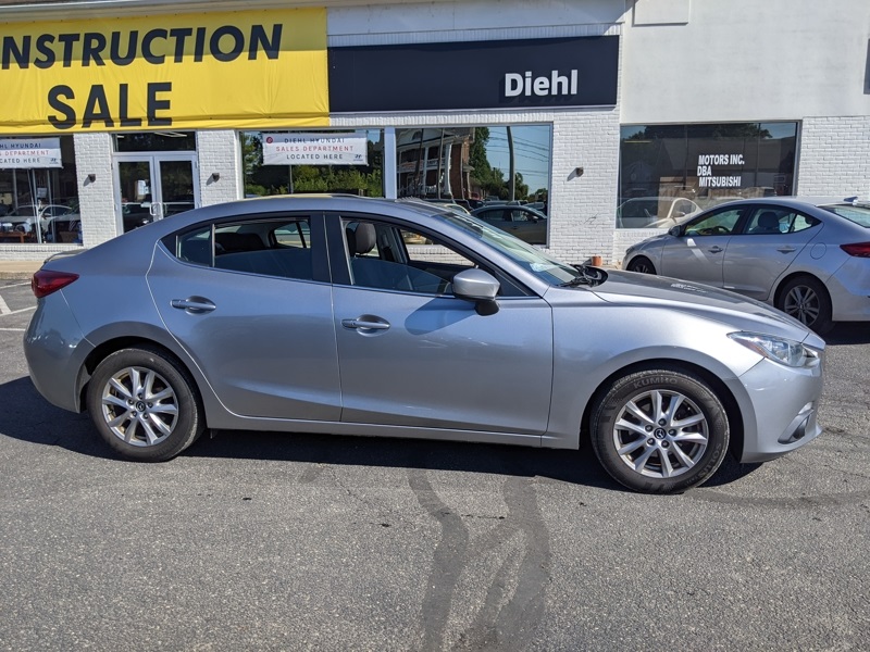 2016 Mazda Mazda3 Touring photo 2