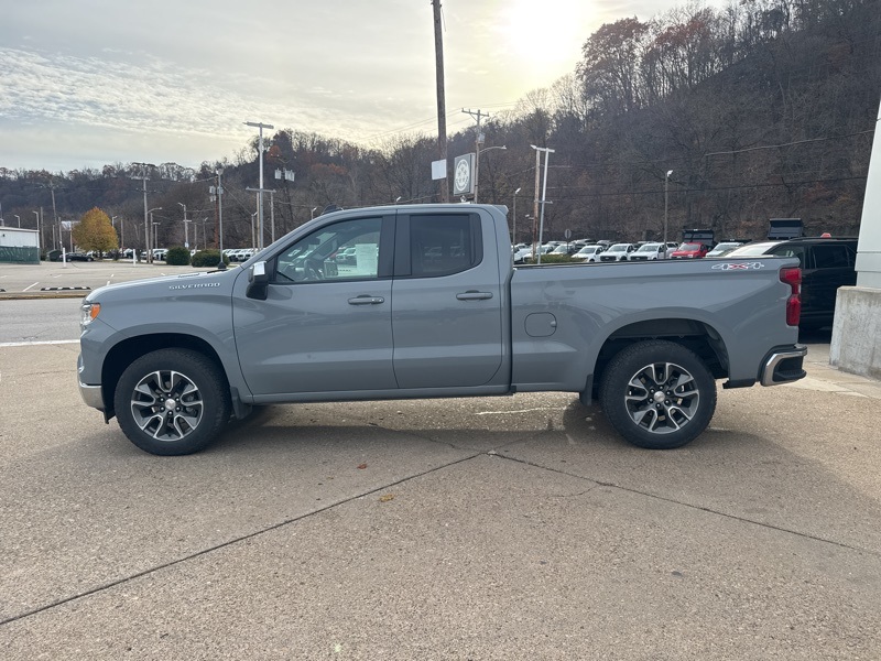2024 Chevrolet Silverado 1500 LT photo 4