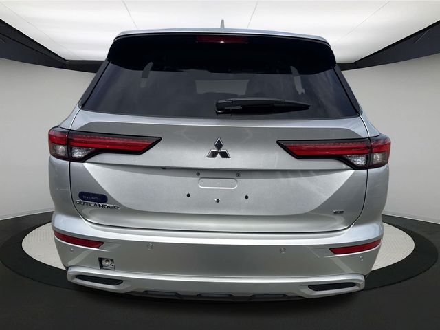 2024 Mitsubishi Outlander SE Black Edition photo 4