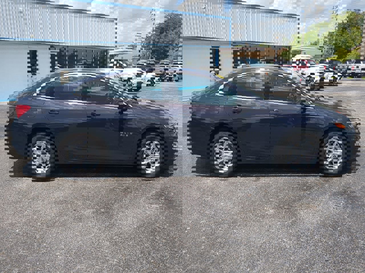 2025 Chevrolet Malibu LS photo 3