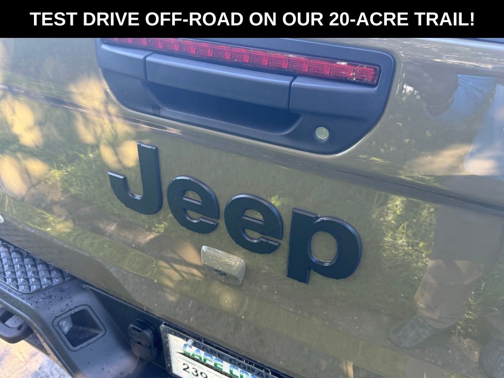 2025 Jeep Gladiator Sport photo 28