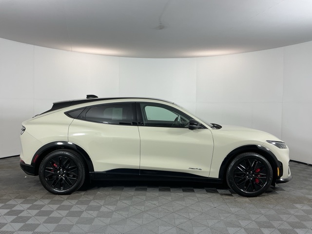 2025 Ford Mustang Mach-E Premium photo 4