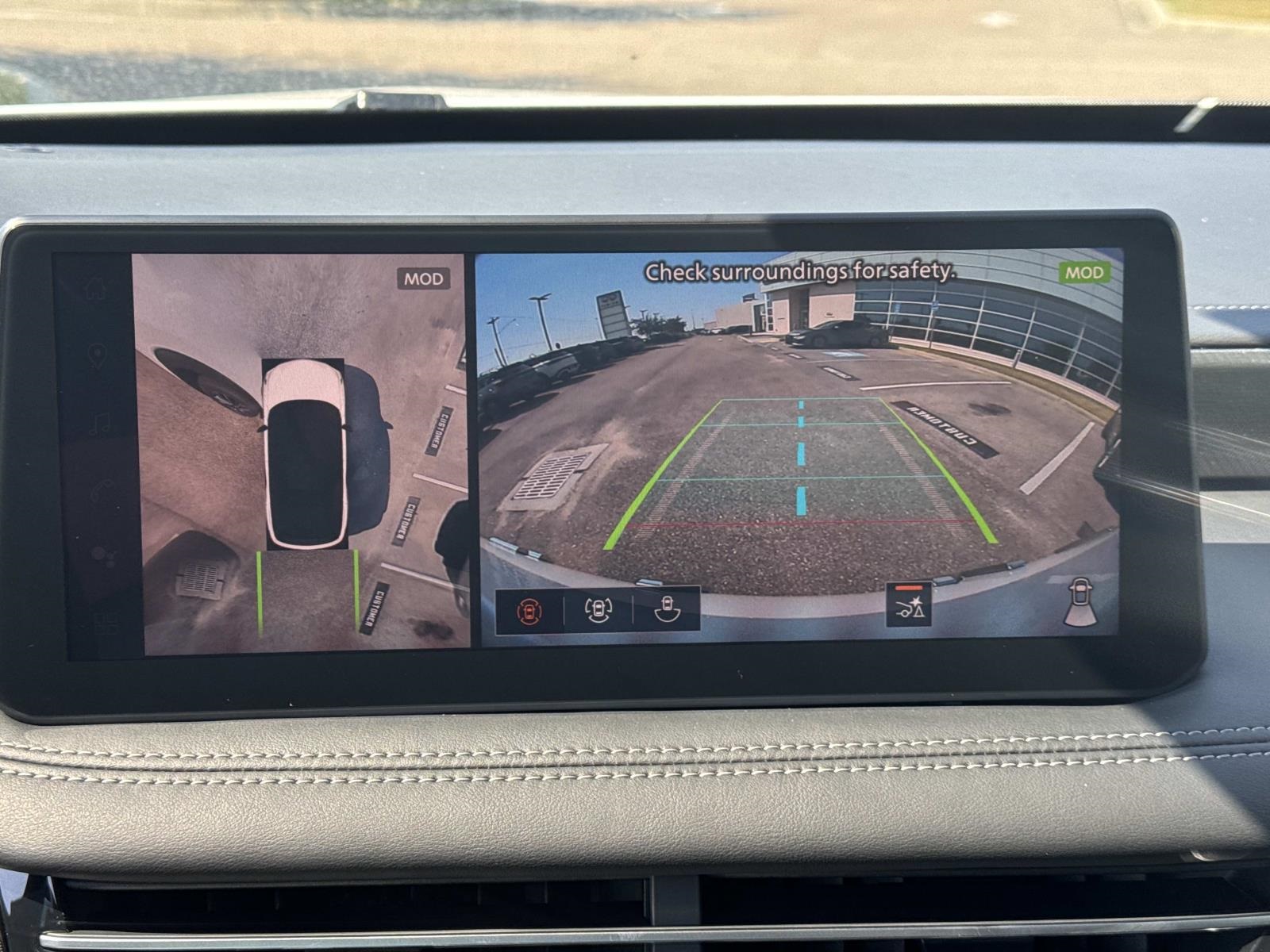 2026 Infiniti QX60 Luxe photo 16