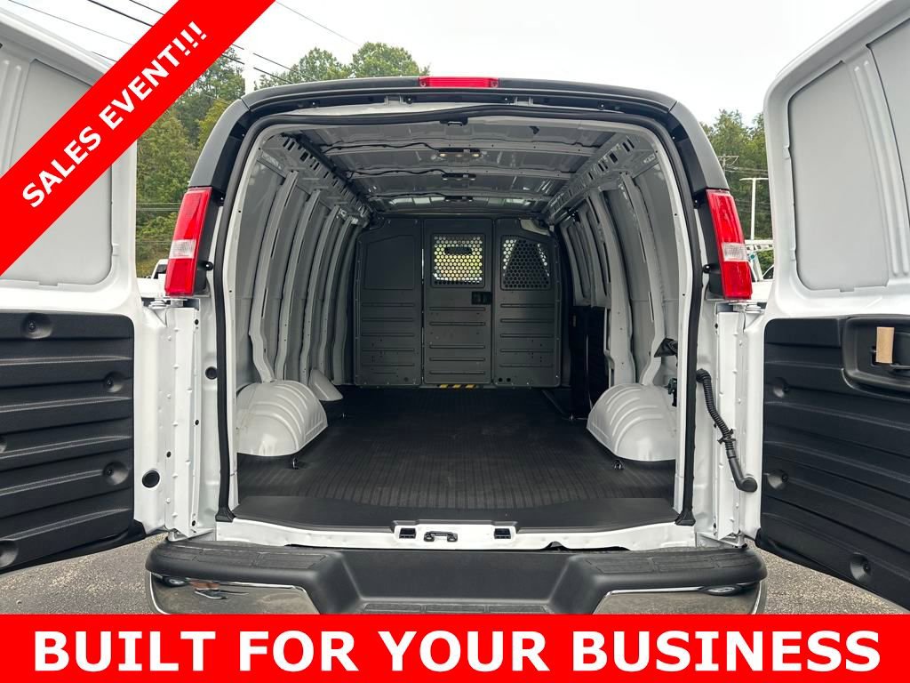 2025 Chevrolet Express 2500 Work Van Cargo photo 4