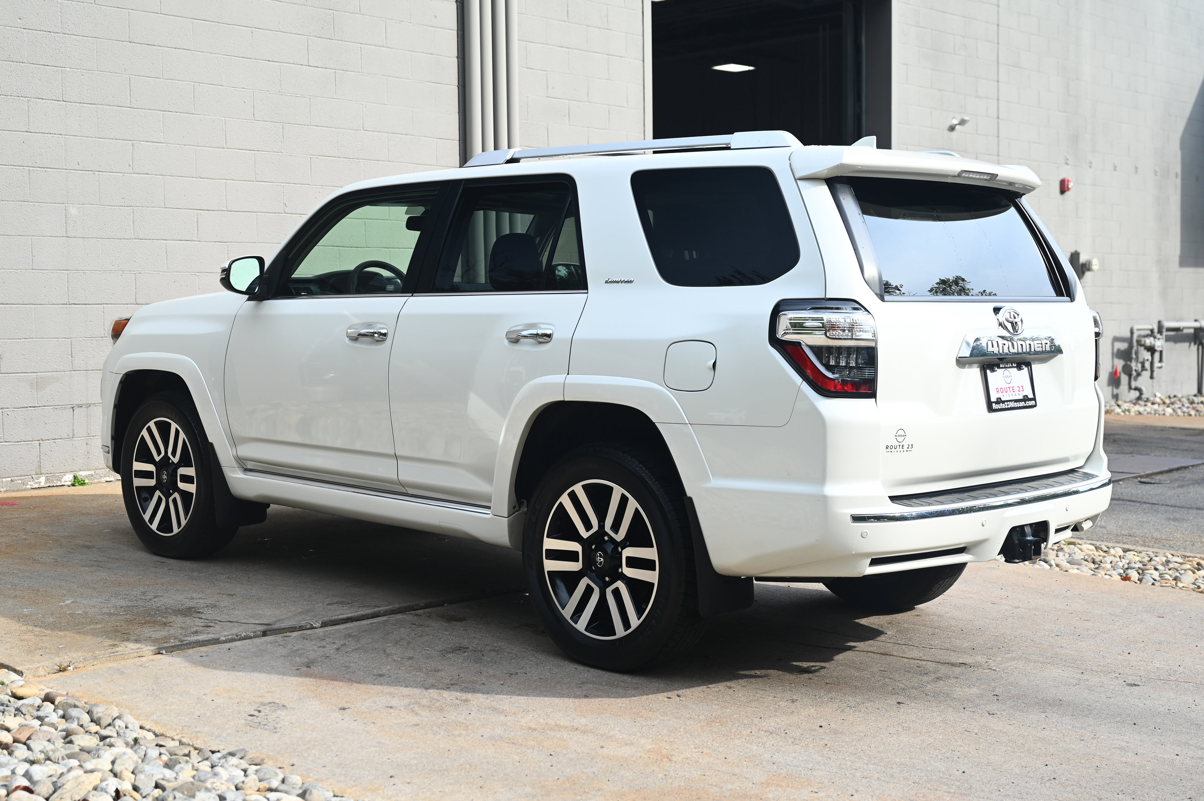 2022 Toyota 4Runner Limited photo 6