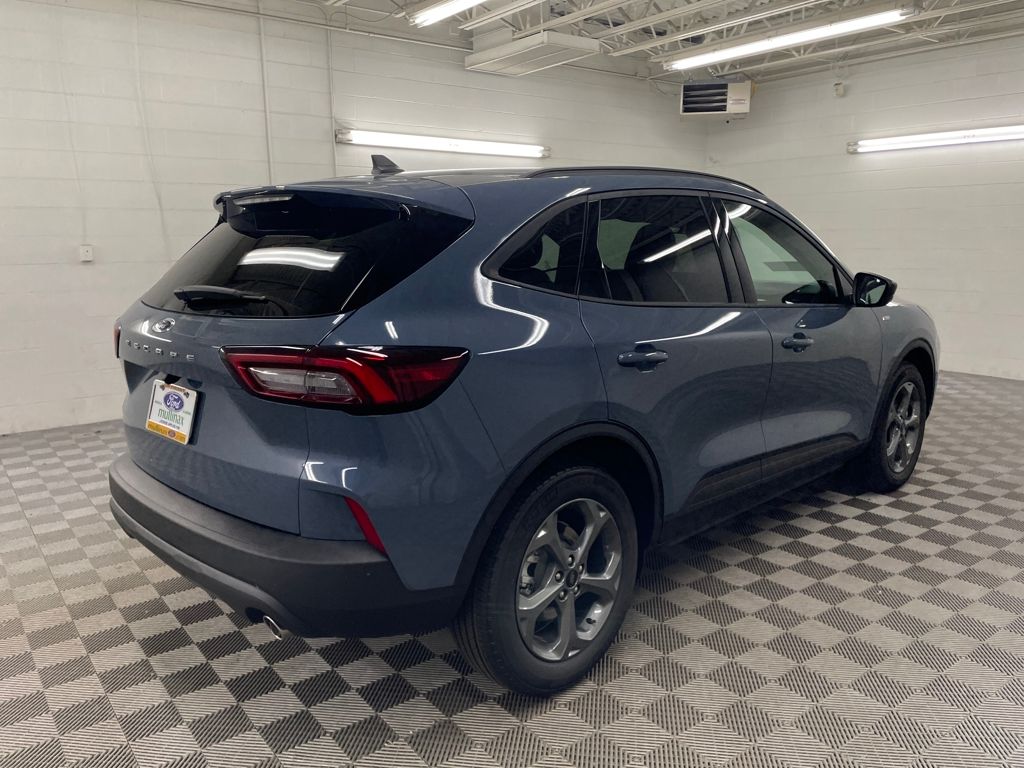 2026 Ford Escape ST-Line photo 3