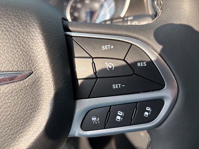 2024 Chrysler Pacifica Touring L photo 22