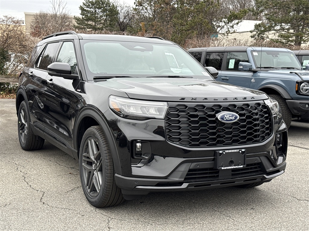 2026 Ford Explorer ST-LINE's photo