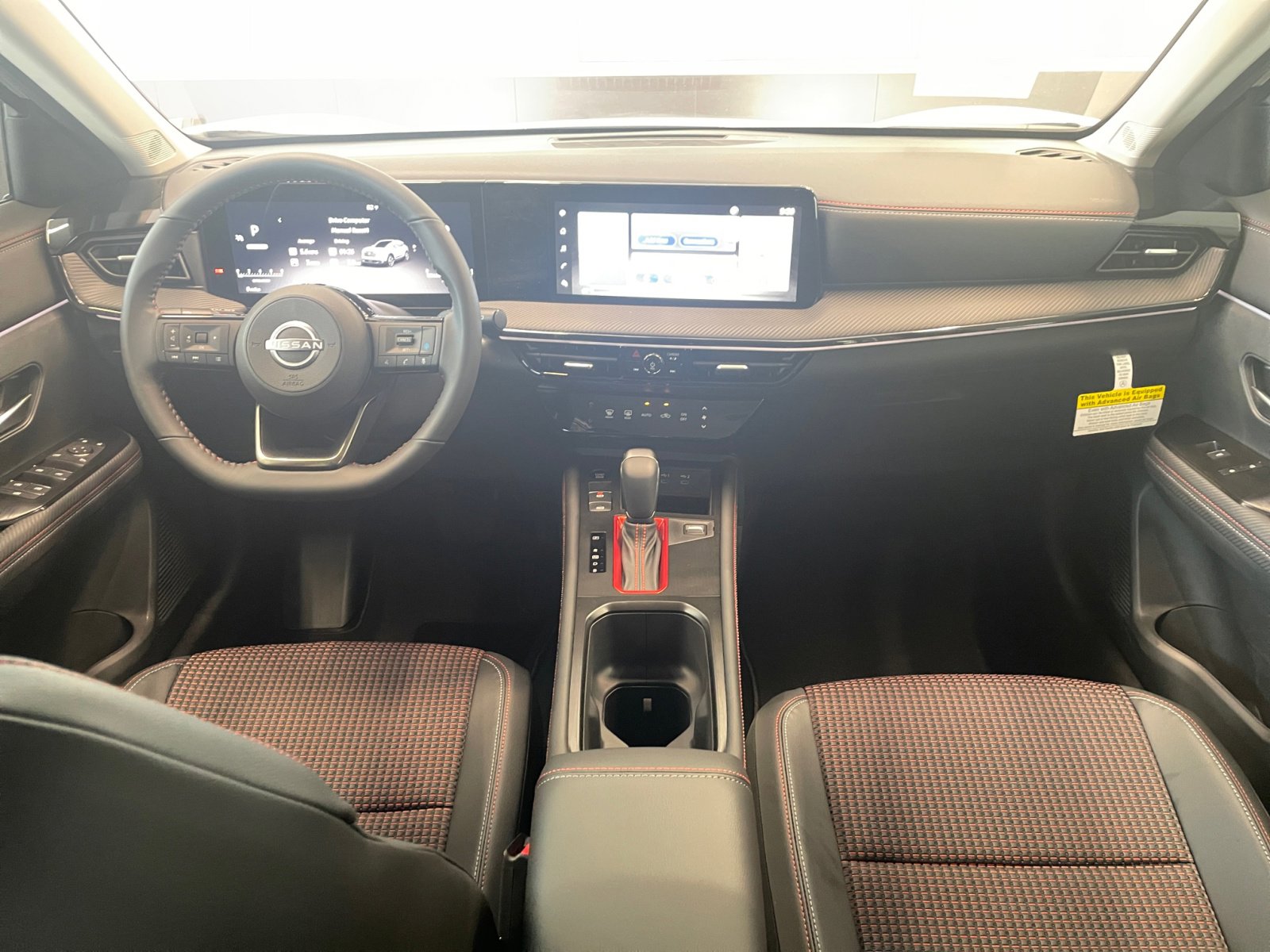 2025 Nissan Kicks SR photo 17