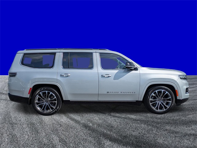 2023 Jeep Grand Wagoneer III photo 3