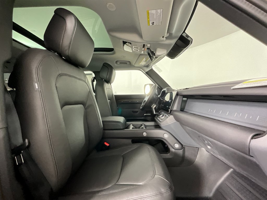 2026 Land Rover Defender 130 S photo 3