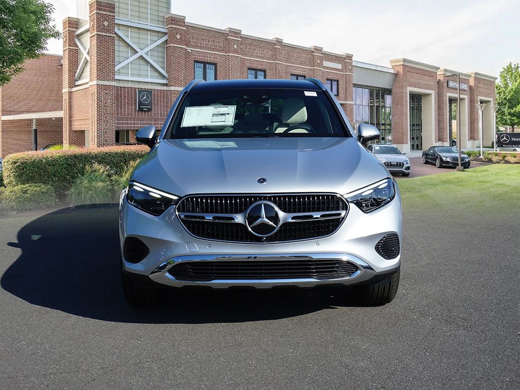 2025 Mercedes Benz GLC 300 4MATIC photo 2