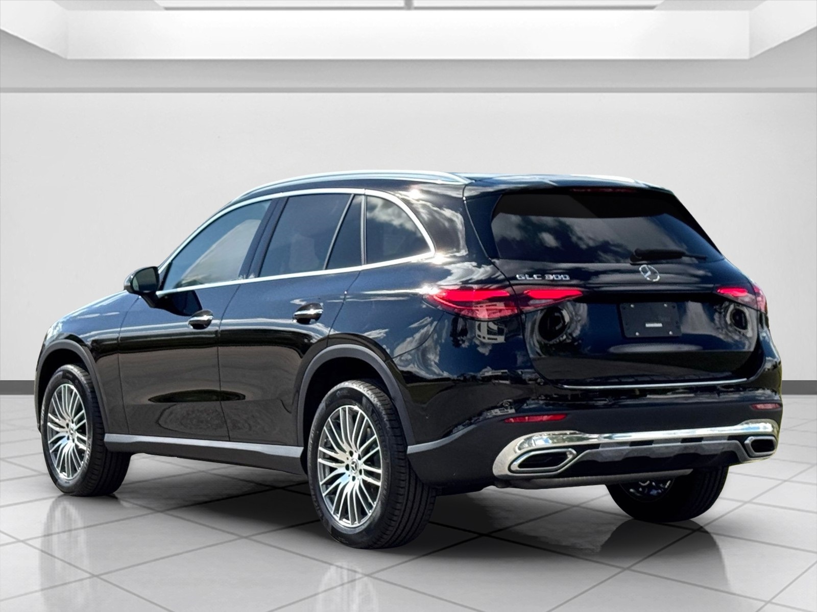 2026 Mercedes Benz GLC 300 photo 4