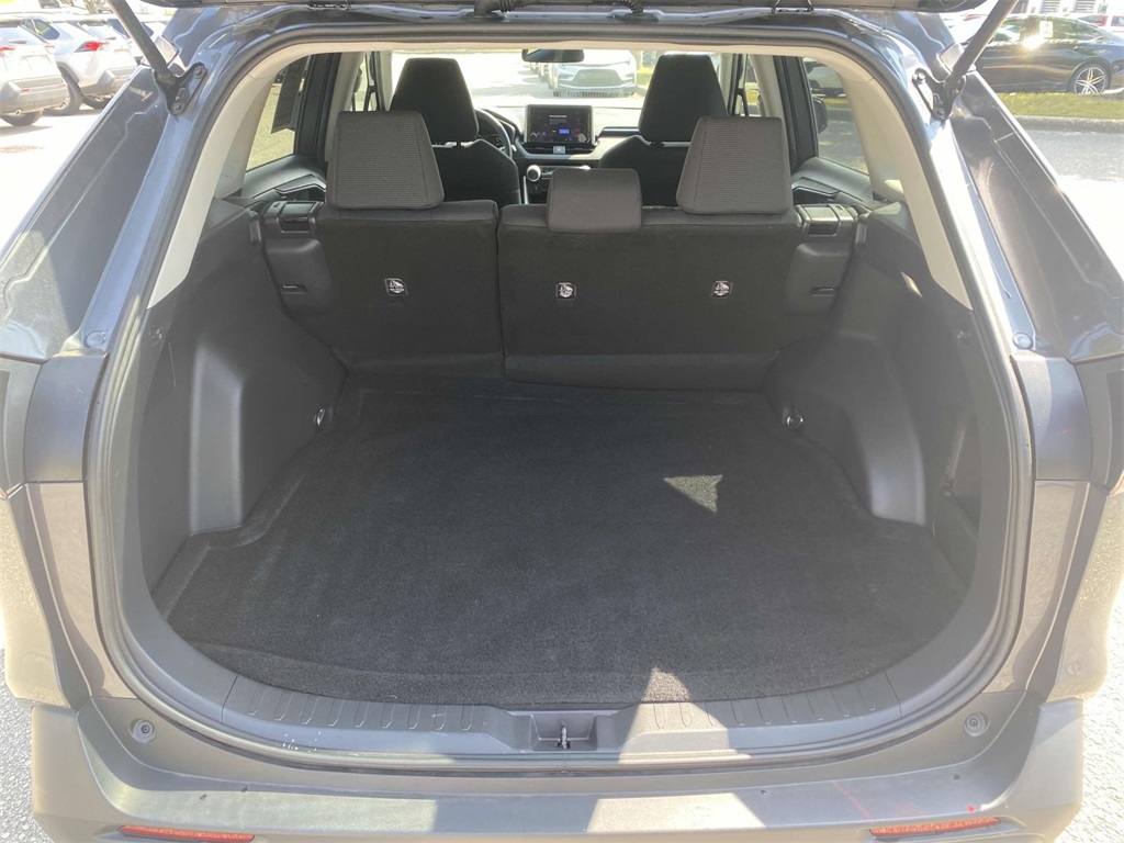 2023 Toyota RAV4 LE photo 7