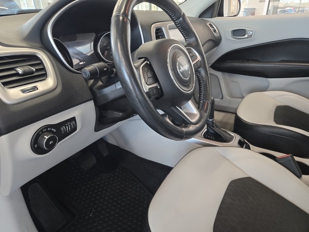 2018 Jeep Compass Latitude photo 20