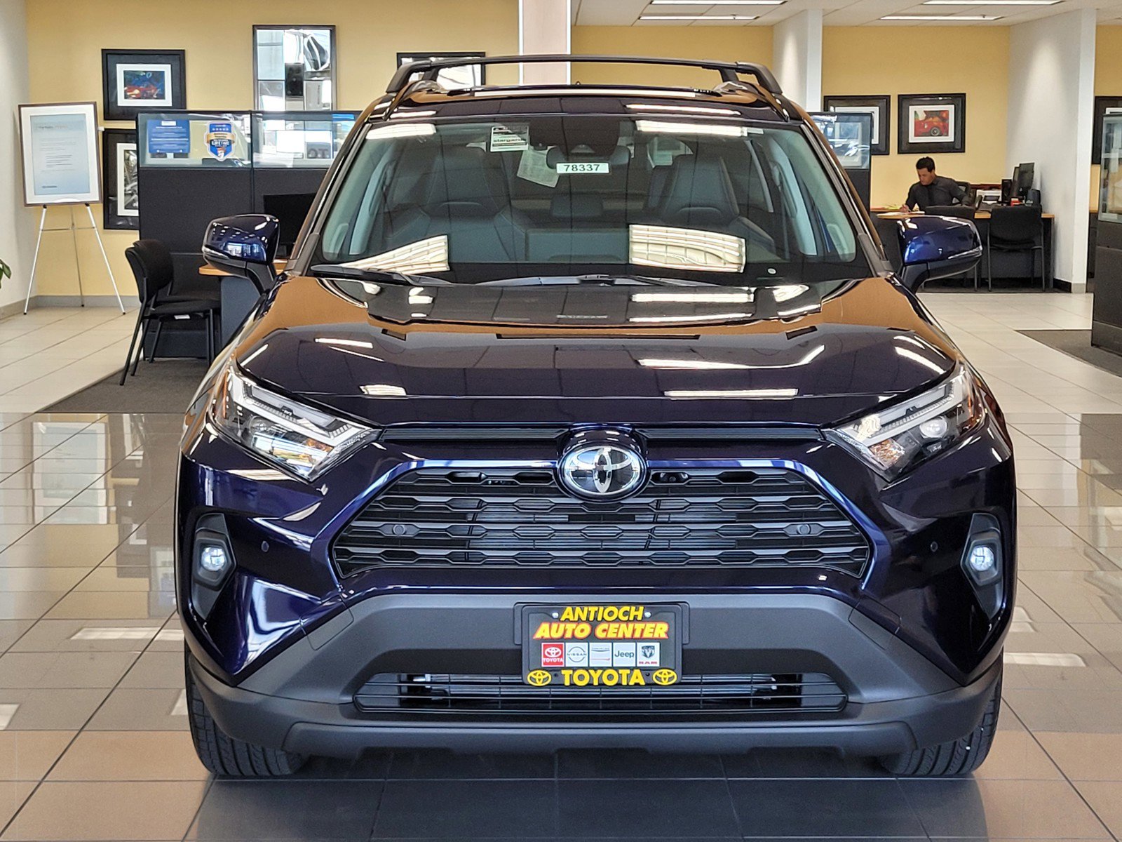 2025 Toyota RAV4 XLE Premium photo 2