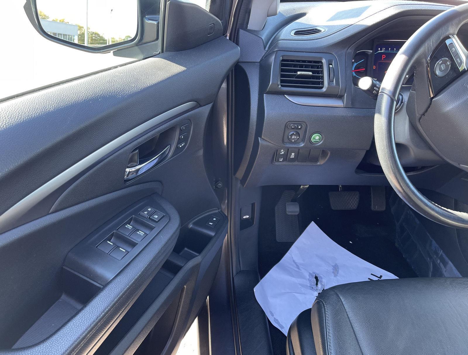 2022 Honda Pilot Special Edition photo 2