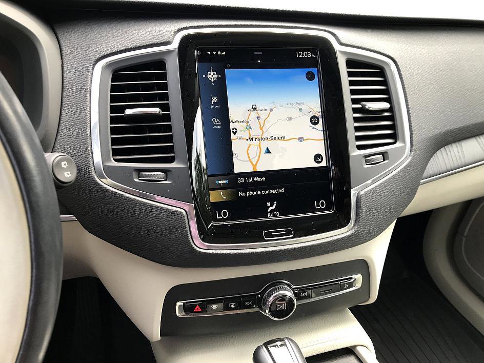 2020 Volvo XC90 T5 Momentum photo 18