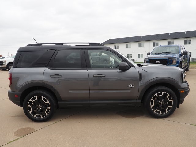 2021 Ford Bronco Sport Outer Banks photo 3