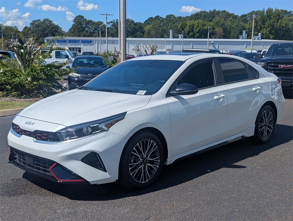 2023 Kia Forte GT-Line photo 6