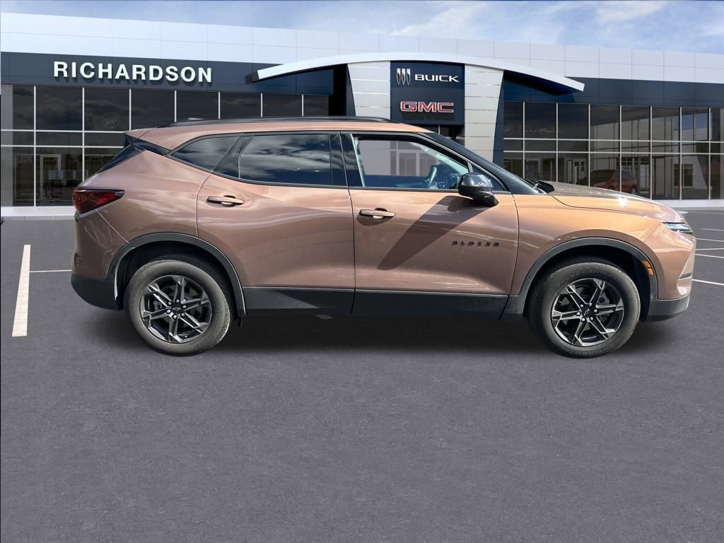 2023 Chevrolet Blazer 2LT photo 4