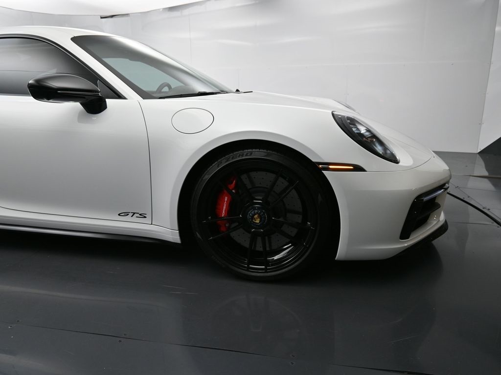 2024 Porsche 911 4 GTS photo 16