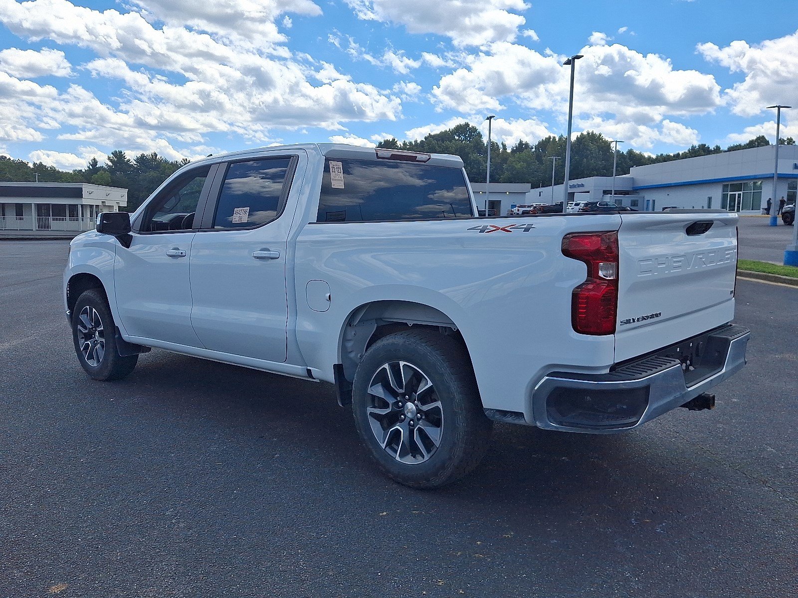 2024 Chevrolet Silverado 1500 LT photo 4