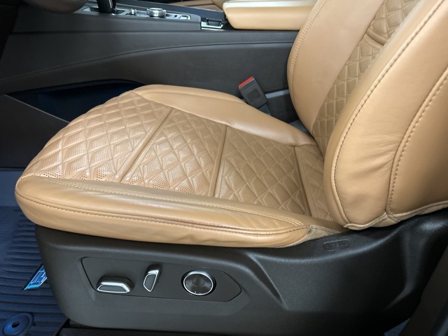 2024 Cadillac Escalade Sport photo 3