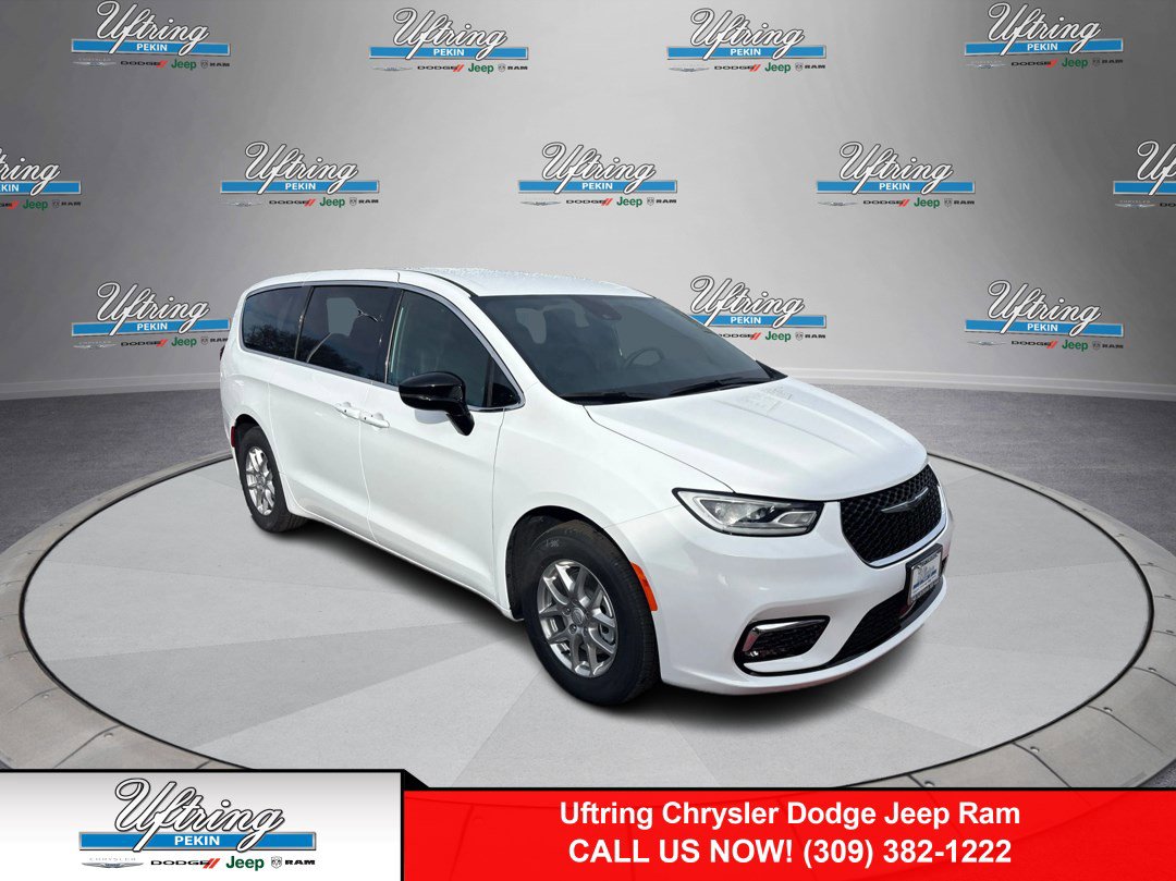2026 Chrysler Pacifica Select's photo