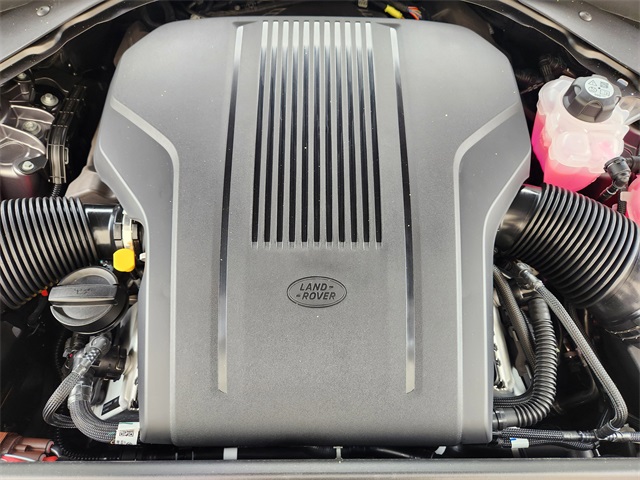 2025 Land Rover Range Rover SE photo 18