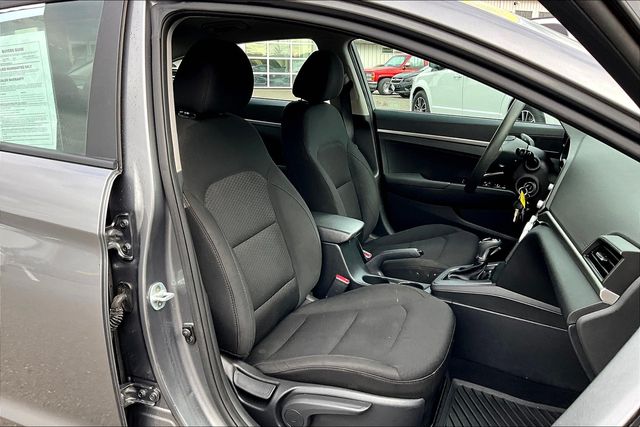 2019 Hyundai Elantra SE photo 5