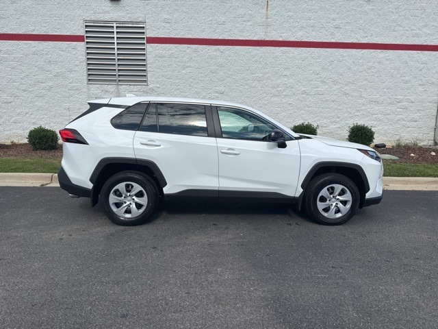 2025 Toyota RAV4 LE photo 3