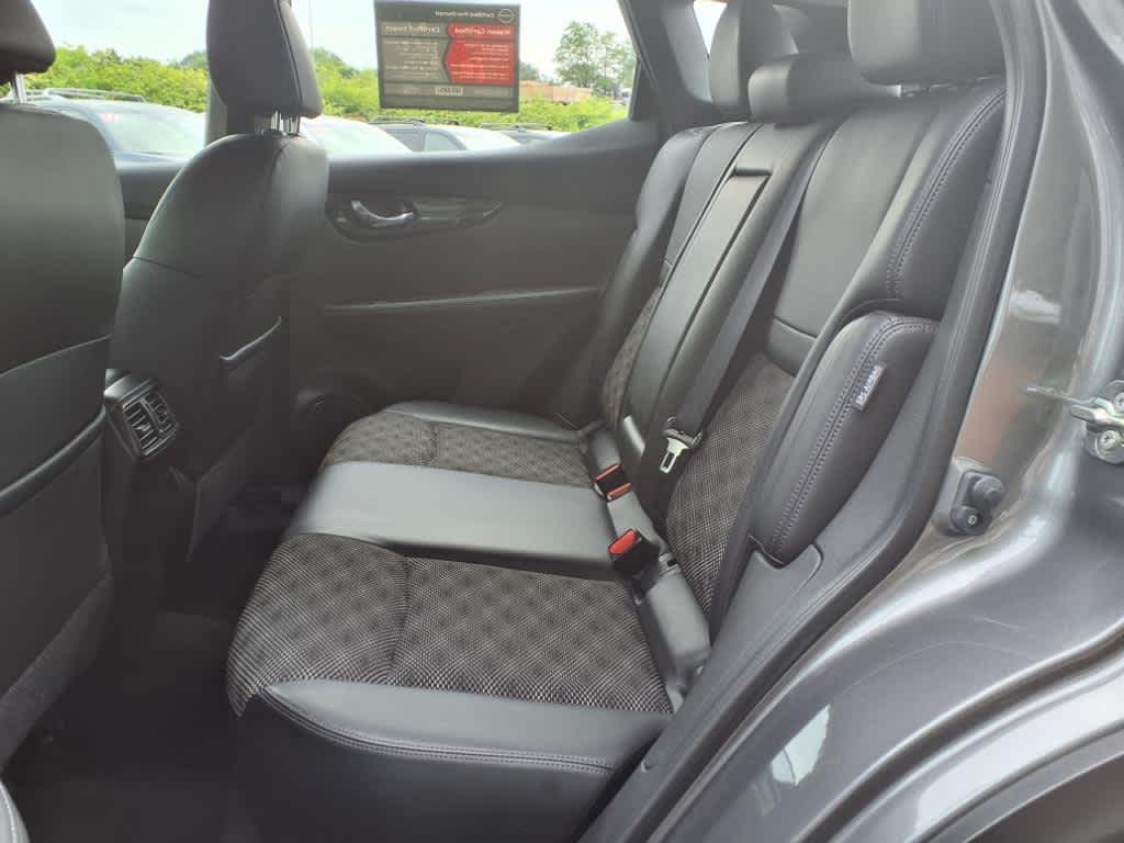 2022 Nissan Rogue Sport SV photo 24