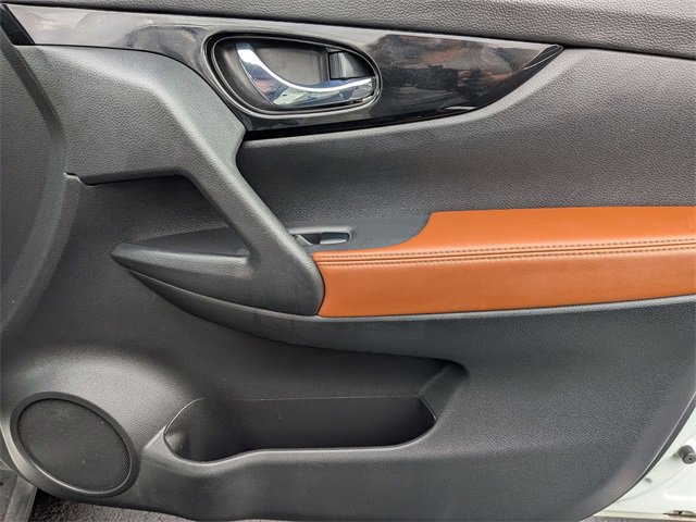 2017 Nissan Rogue SL photo 33