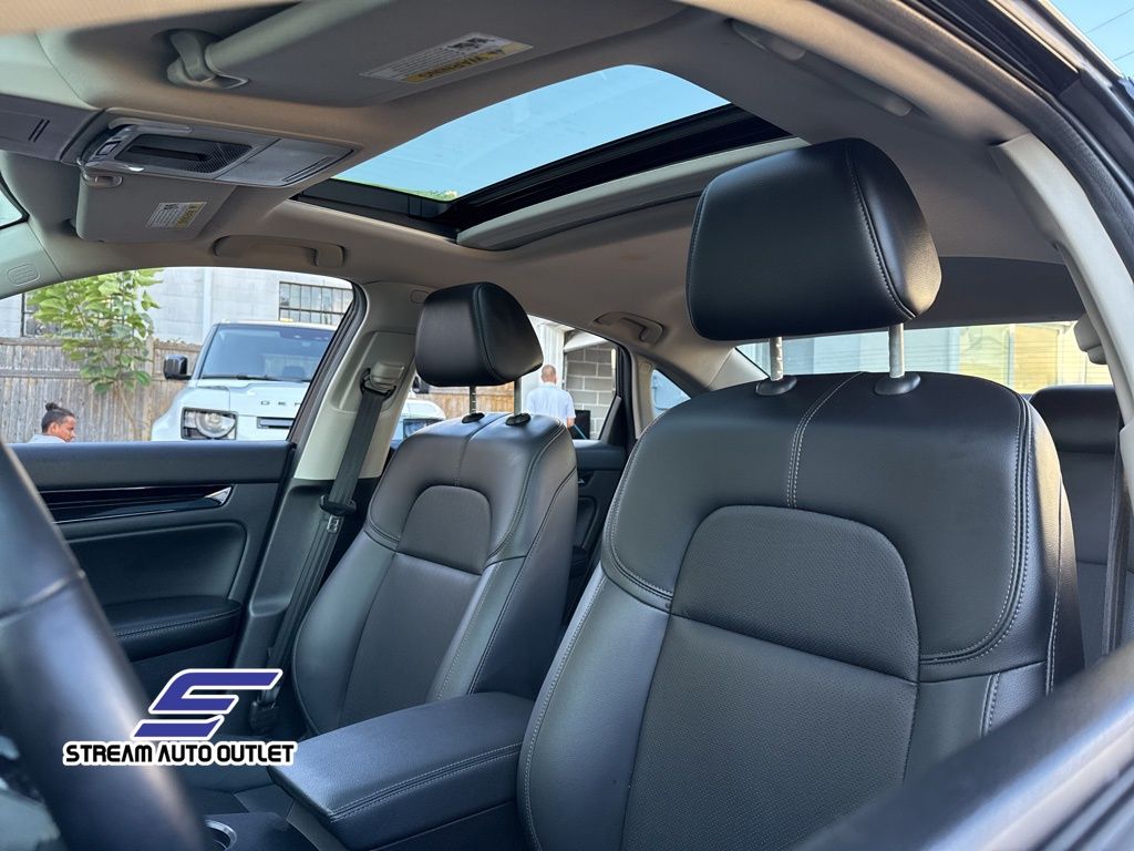 2023 Honda Civic Touring photo 23