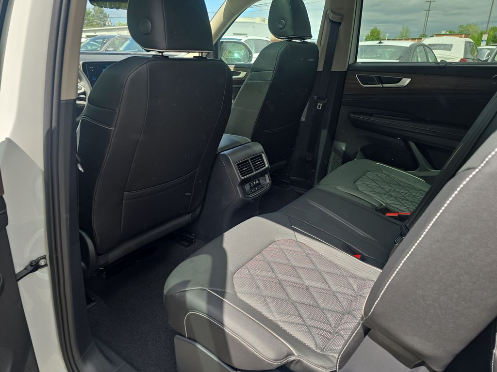 2025 Volkswagen Atlas SEL Premium R-Line photo 14