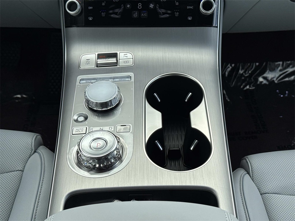 2026 Genesis GV70 2.5T Advanced photo 7