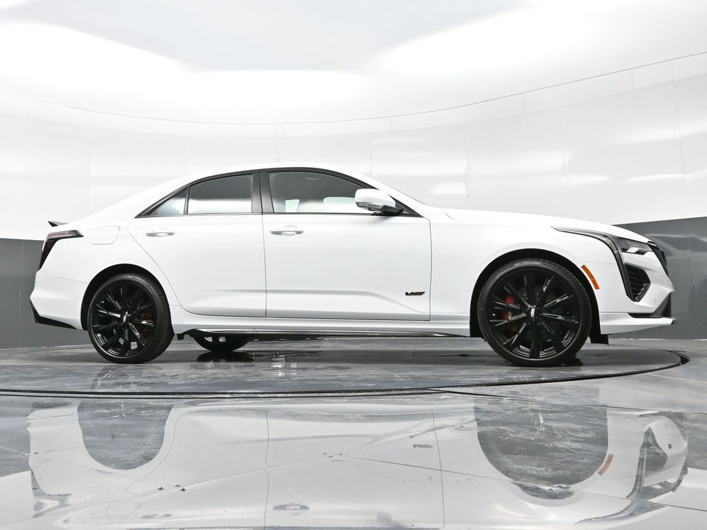 2025 Cadillac CT4 photo 14
